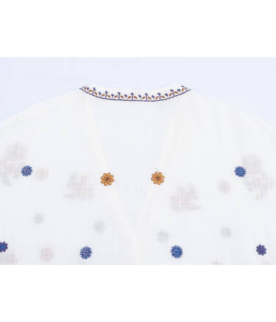 V-neck Embroided Short Sleeve Top